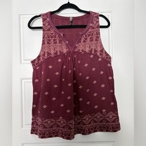 Denver Hayes Maroon Geometric Tank Top